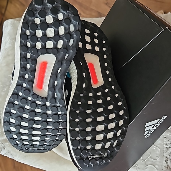 Adidas Ultraboost DNA Multicolor Running Shoe - Size 5 - Picture 9 of 11